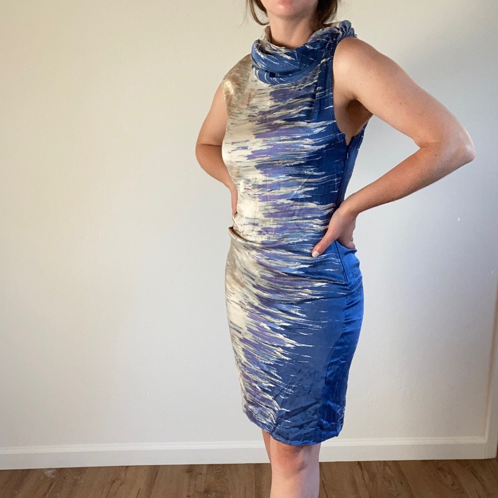 Designer Asymetrical flattering dress 💛 BCBG